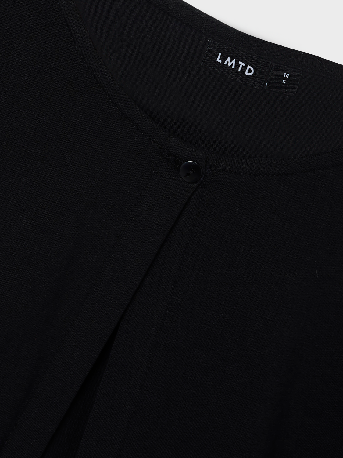 LMTD Fahra Short Cardigan Black - Image 3