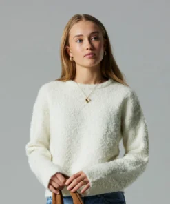 Alternative view of LMTD Froucle Short Knit Antique White