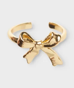 Alternative view of LMTD Fabow Ring Gold Colour